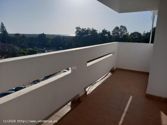 VIVIENDA CON TERRAZA ABIERTA EN BUENA ZONA - CADIZ