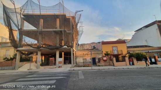 SOLAR PARA CONSTRUCCIÓN DE BLOQUE DE PISOS - Linares