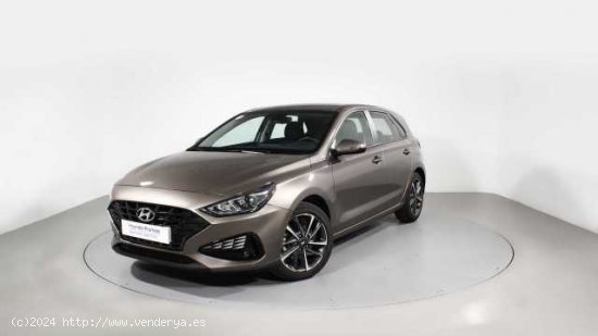 Hyundai i30 ( 1.5 DPI Klass SLX 110 )  - Barcelona