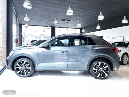 Volkswagen T-Roc 2.0 TDI DSG R-Line Automatico de 2024 con 20 Km por 40.890 EUR. en Barcelona