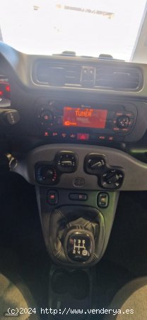 Fiat Panda 1200 69 CV LOUNGE de 2017 con 112.000 Km por 8.500 EUR. en Tenerife