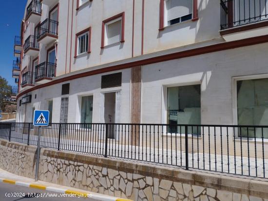 MACAEL ( ALMERÍA ) SE VENDE LOCAL COMERCIAL - ALMERIA