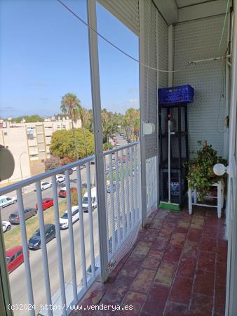 SE VENDE PISO EN ZONA CENTRO CON ASCENSOR - CADIZ