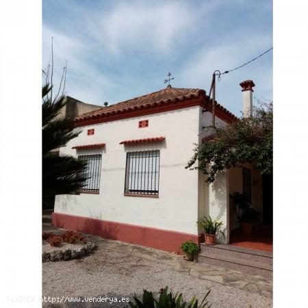 Casa con finca de 2.350 m2 en Santa Bárbara ( Tarragona) - TARRAGONA