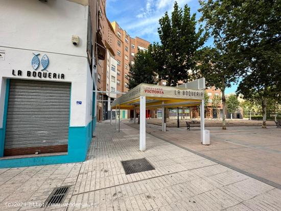 LOCAL COMERCIAL DE ESQUINA EN VALDEPASILLAS, JUNTO A LA PLAZA DE LA MOLINETA - BADAJOZ