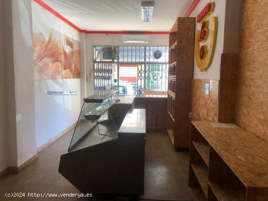 Local Comercial en Alquiler en Triana con Excelente Ubicación - SEVILLA