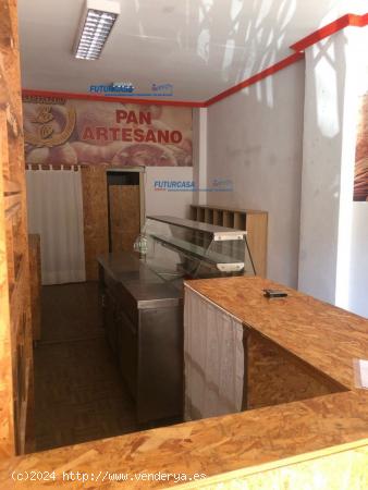 Local Comercial en Alquiler en Triana con Excelente Ubicación - SEVILLA