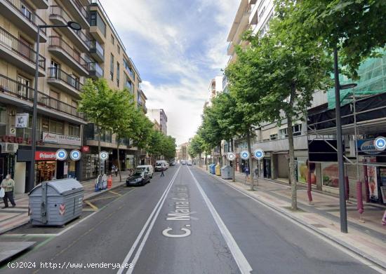 VENTA DE LOCAL EN RENTABILIDAD EN EL PRIMER TRAMO DE MARÍA AUXILIADORA. - SALAMANCA