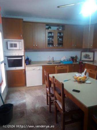 DUPLEX 4 DORMITORIOS ZONA PINTOR ROSALES - ALMERIA