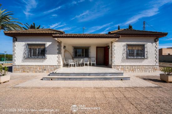 Casa con terreno en Roldán - MURCIA