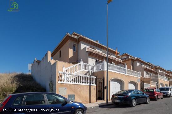 CASA PAREADA EN PELIGROS (GRANADA) - GRANADA