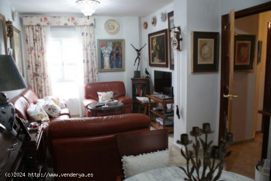 Gran casa en la bonita zona de Córdoba cerca de la iglesia de San Lorenzo - CORDOBA