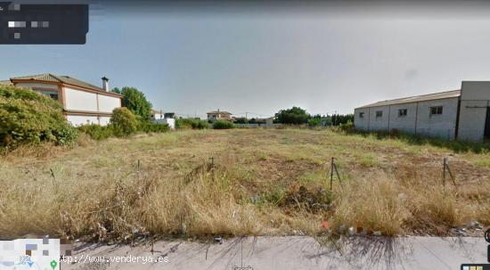  ZONA LLANOS DEL CASTILLO- Parcela de terreno de 2.600 m2 con luz. - CORDOBA 