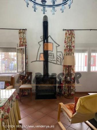 ZONA LAS CUEVAS-PARAMO - Parcela de 3.000 m2 con casa de 84 m2 con salon con chimenea, - CORDOBA