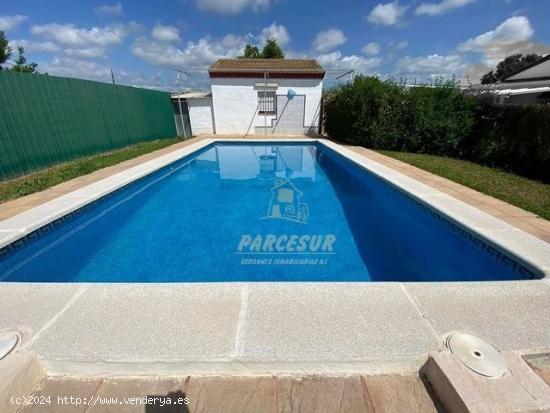 ZONA LA BARQUERA - Posibilidad escritura de obra nueva. Parcela con casa y piscina. - CORDOBA