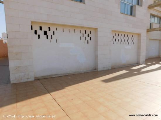 Local comercial de 500 m2 en Alquiler - MURCIA