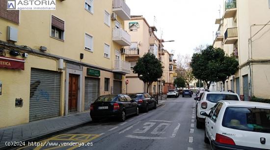 Local comercial junto a los Juzgados de Caleta - GRANADA