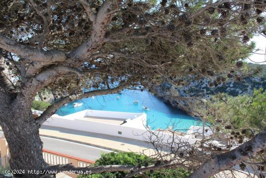 Chalet de 4 habitaciones y gran piscina con increíbles vistas al mar y a la Playa de Calan Porter -