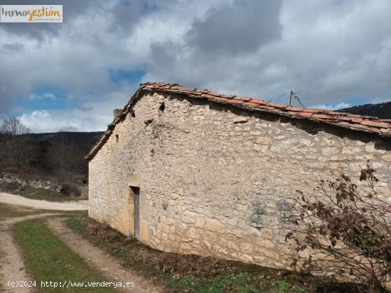 VENTA CASA CON TERRENO RUSTICO en Terradillos de Sedano - SALAMANCA