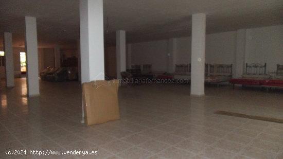 Gran local comercial preparado - CACERES