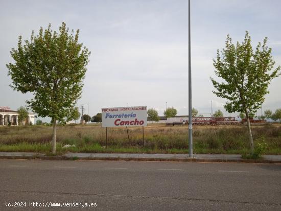 Parcela en Poligono Industrial en Las Arenas con Muchas posibilidades - CACERES