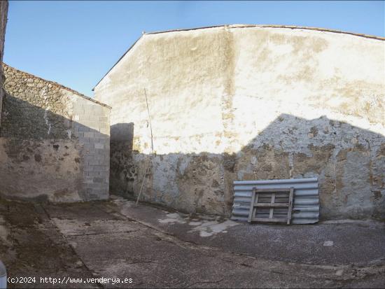 Edificio singular en Casas de Don Antonio - CACERES