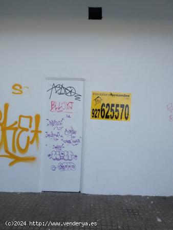 Local en bruto en residencial - CACERES