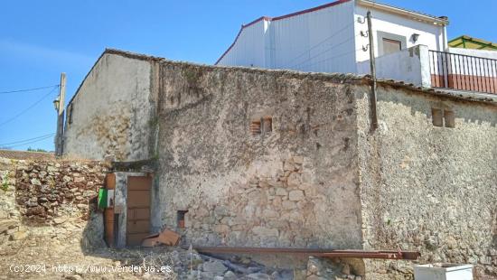 Terreno urbano con casa en Montanchez - CACERES