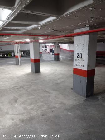 Gran Plaza de garaje en Parking de Cánovas! - CACERES