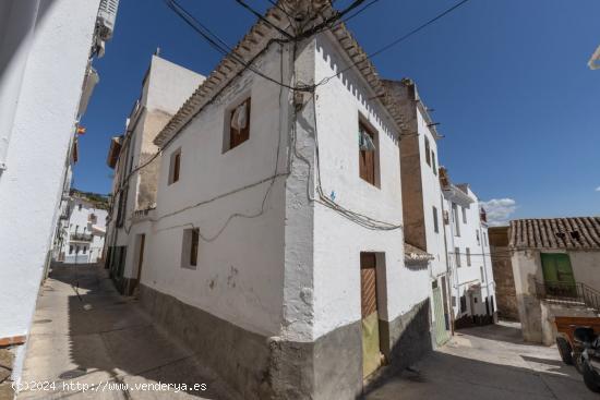 VENTA DE CASA PARA REFORMAR EN ALBUÑUELAS - GRANADA