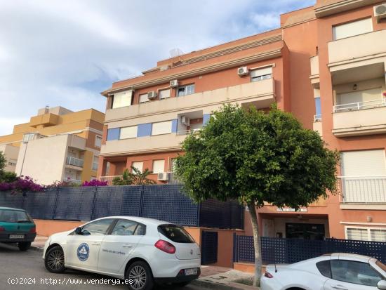 VENTA DE PLAZA DE GARAJE EN EDIFICIO ESTELA DEL MAR EN ROQUETAS DE MAR - ALMERIA