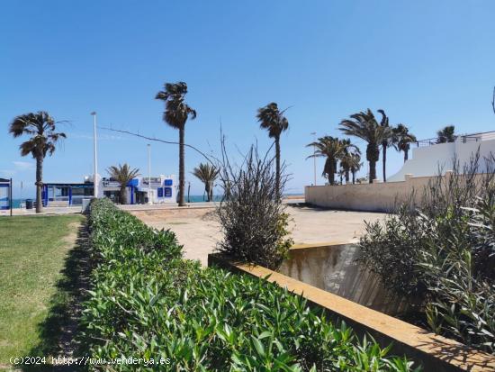 Se vende parcela en primera línea de la playa - zona Urbanizaciones - ALMERIA