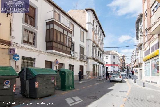 Escpecatcular Casa- Edficicio en el Centro de Baza - GRANADA