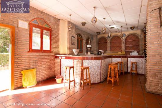 Local con licencia de bar con cocina. Granada centro - Arabial. Venta y alquiler opción a compra. -