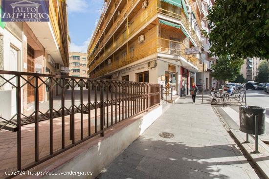 Estupendo local para acondicionar a su gusto en pleno centro de Granada. - GRANADA