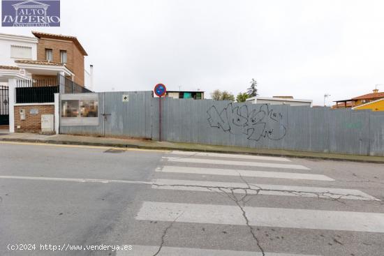 Venta de solar con proyecto de 2 casas pareadas en Ogíjares (Zona Lomalinda) - GRANADA