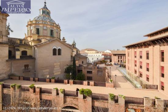 PISO EN SAN JUAN DE DIOS CON 3 DORMITORIOS MUY AMPLIOS, DOS BAÑOS Y TERRAZA!! - GRANADA