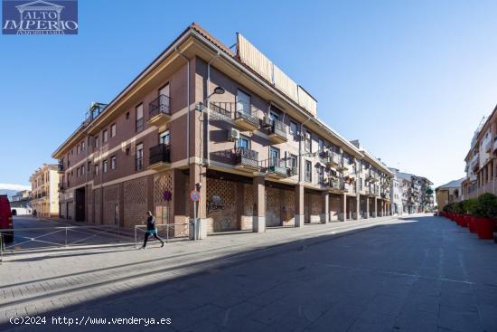 A LA VENTA COCHERA EN ARMILLA - GRANADA