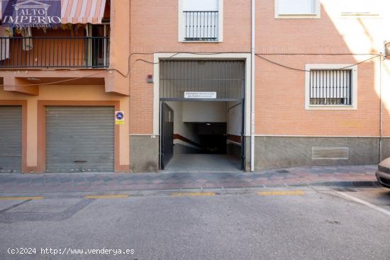 A LA VENTA COCHERA EN ARMILLA - GRANADA