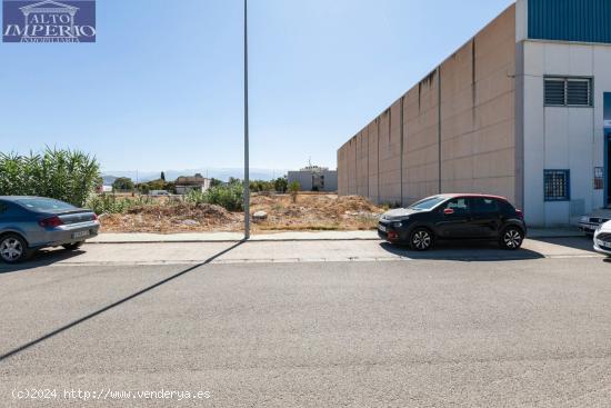 Se vende parcela industrial de 809 metros cuadrados en el Poligono Hurpe de Atarfe. - GRANADA