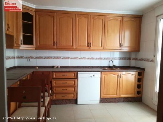 Se vende magnifico adosado en Petrer - ALICANTE