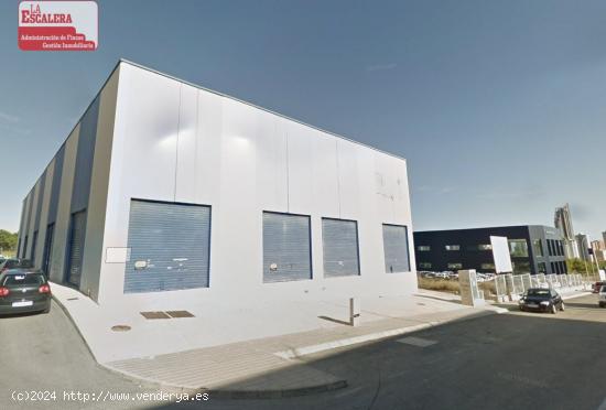  Se vende nave industrial con 8 puertas, Finestrat - ALICANTE 