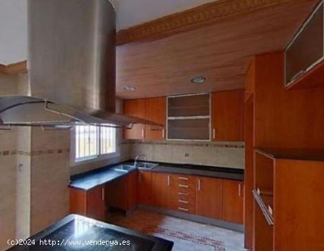 Se vende magnifica casa, zona centro de SANT VICENT DEL RASPEIG - ALICANTE