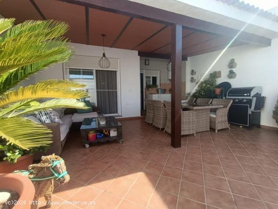 CASA ADOSADA CON GRAN PATIO EN HUMILLADERO BUSCA PROPIETARIO¡¡¡ - MALAGA