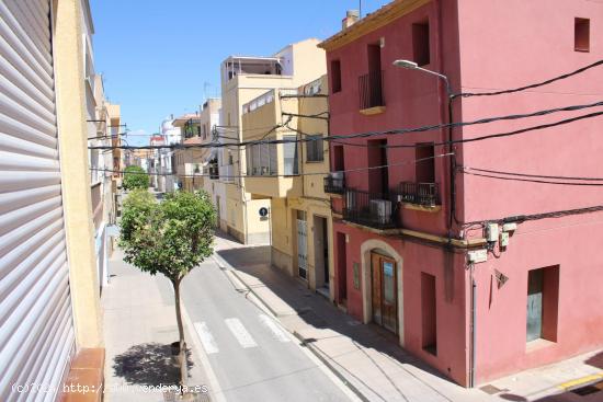  Piso de tres dormitorios en el centro  Amposta. - TARRAGONA 