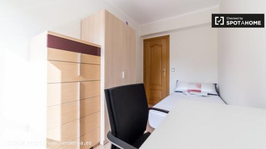 Habitación acogedora con aire acondicionado en un apartamento de 4 dormitorios, Poblats Marítims -