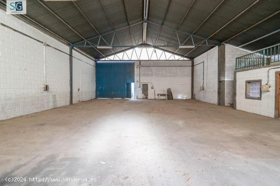  NAVE INDUSTRIAL DE 240M2 EN JUN-GRANADA - GRANADA 