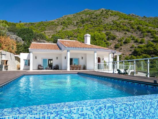 EXCLUSIVA VILLA DE LUJO  EN VALTOCADO - MIJAS - MALAGA