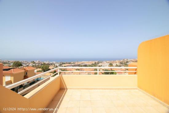 CHALET ADOSADO EN VENTA EN EL MADROÑAL CON VISTAS AL MAR - SANTA CRUZ DE TENERIFE