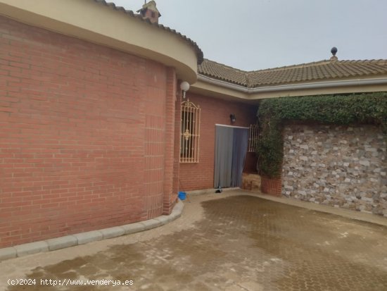 CHALET en venta en Carmona